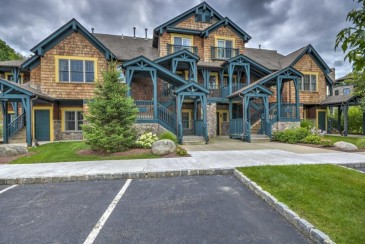 Condo With Deck & Fire Pit