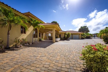 Beverley Hills Aruba Luxurious Two Level Home Styled