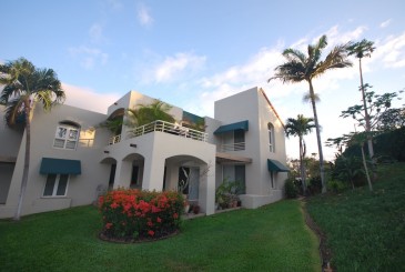 Gorgeous Mountain And Ocean Views Condo