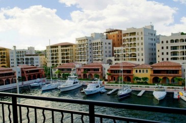 Grand And Roomy Condo