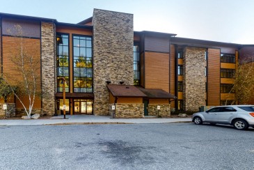 Experience Relaxation And Elegance At This Family-Friendly Condo