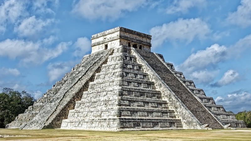 Chichén Itzá: The Mayan Metropolis