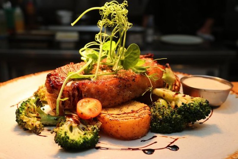 Iguana Street Bar & Restaurant