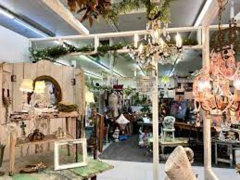 Angel's Antiques and Flea Mall