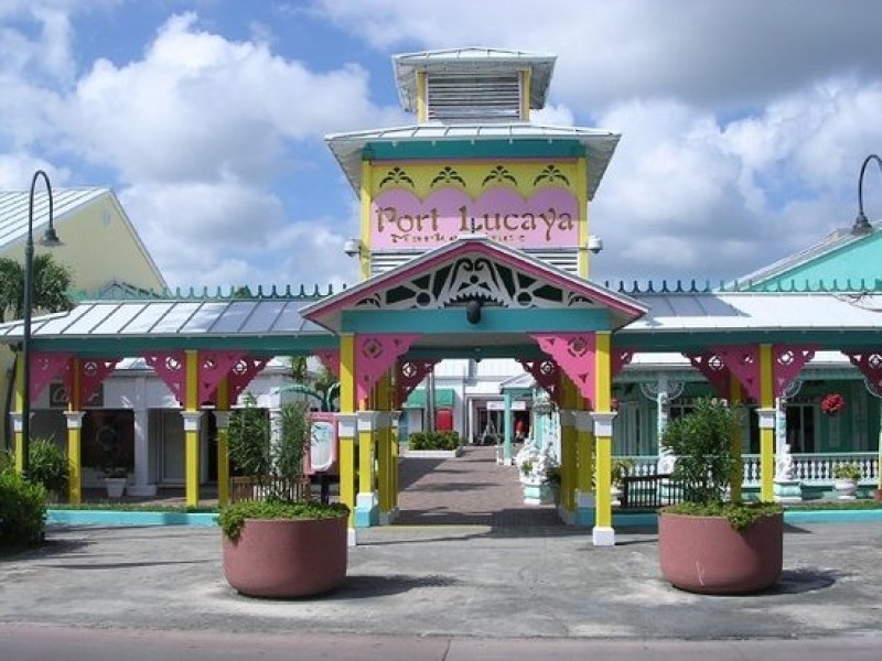 Port Lucaya Straw Market