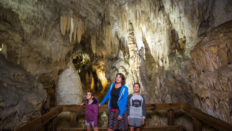 Aranui Cave